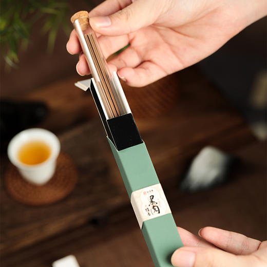 【非遗好物】知宝斋古法天然无粘粉富森红土&老山檀黑肉线香&殻料芽庄线香限量礼盒 商品图3