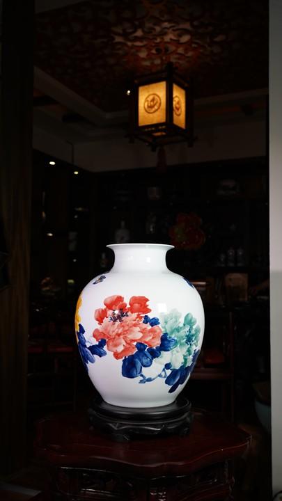 釉下五彩花开富贵赏瓶 商品图0