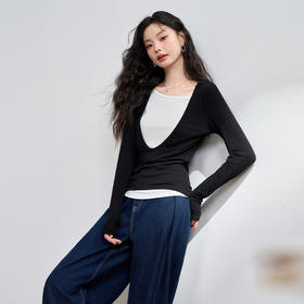 西遇修身设计感长袖T恤女早春新款百搭黑色显瘦假两件上衣M0043158