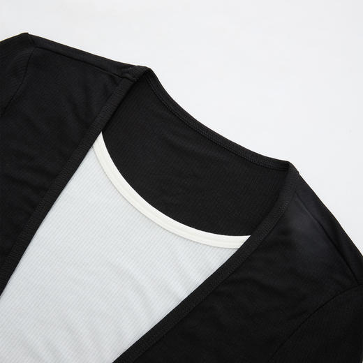 西遇修身设计感长袖T恤女早春新款百搭黑色显瘦假两件上衣M0043158 商品图5