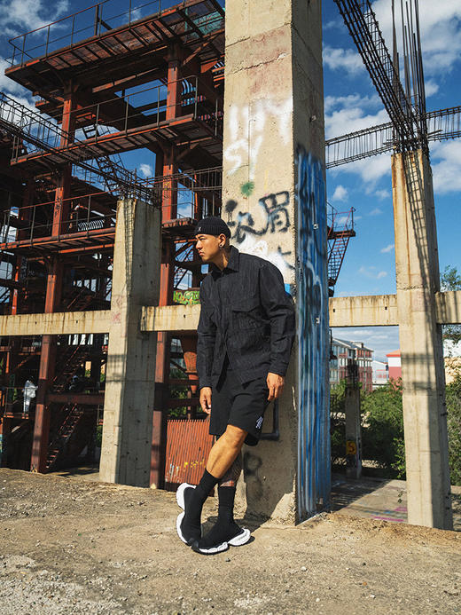 BK2024秋季黑色褶皱拼接衬衣 商品图6