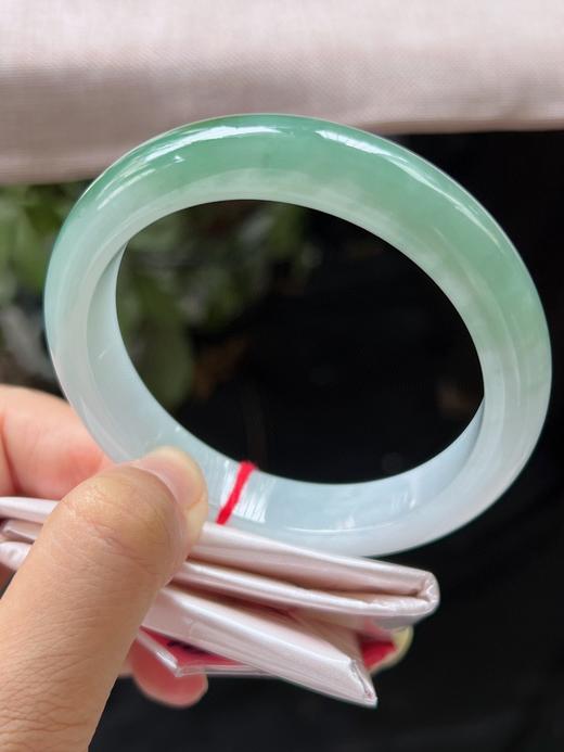 61正圈 油底翡翠手镯 商品图5