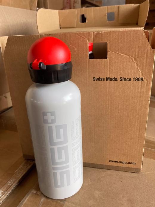 SIGG/希格运动水壶瑞士进口铝制户外旅行便携式600ml登山水杯 商品图1