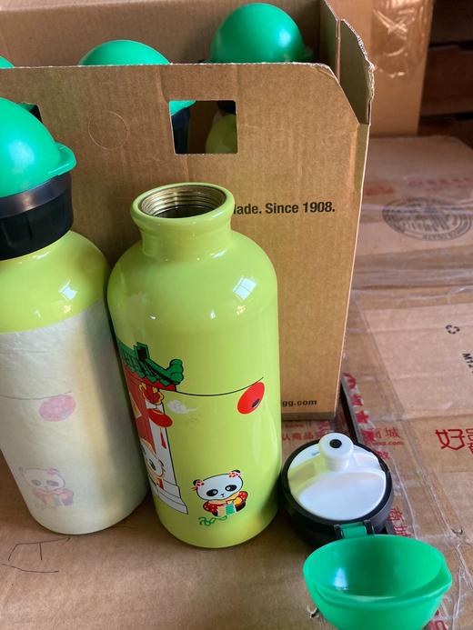 sigg希格不锈钢张灯结彩大熊猫款翻盖运动水杯容量0.4l原装正品 商品图1