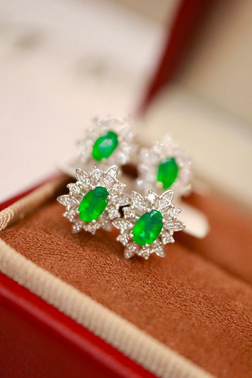 18K祖母绿耳钉0.7ct 商品图5