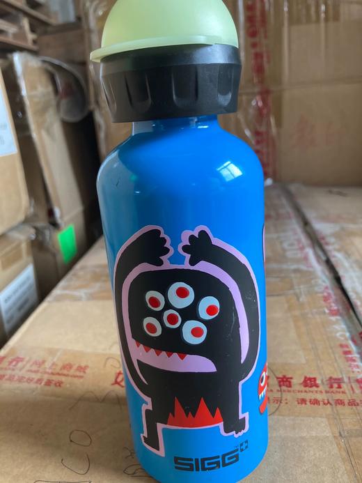 sigg希格不锈钢小怪兽夜光翻盖运动水杯容量0.4l原装正品 商品图2