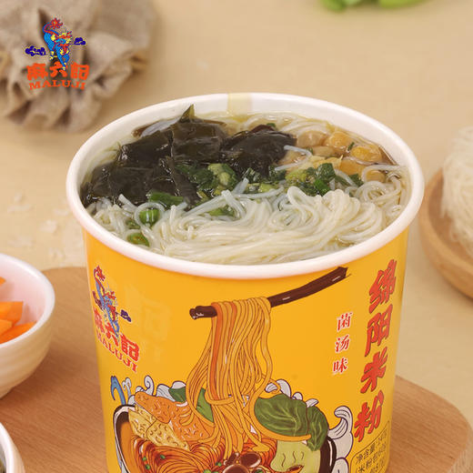 麻六记绵阳米粉-菌汤味（4桶/6桶装） 商品图1