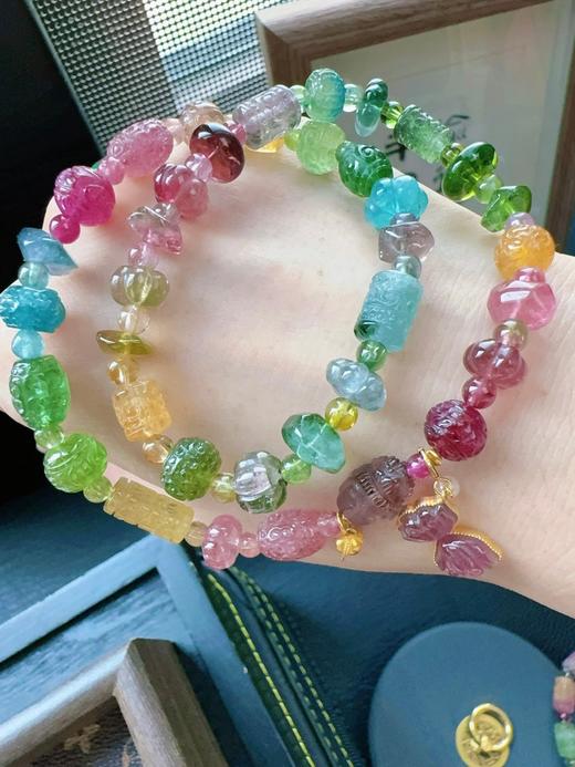 7.7mm 28.6g雕刻碧玺多宝双圈手链 商品图3