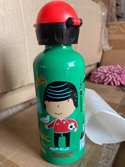sigg绿色世界杯款图案户外型运动水杯0.4L特价清仓 商品图1