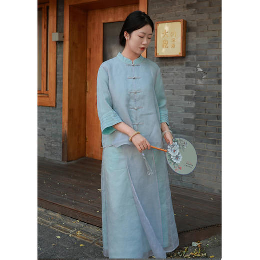 【2025门店同款】高定套装（21705107-素采+21706109B-素采） 商品图3