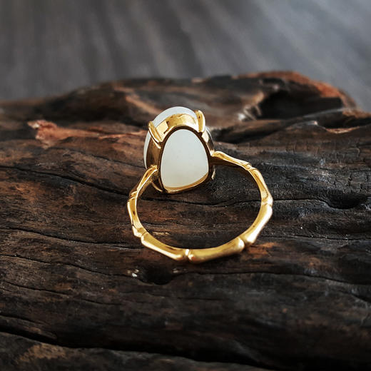 【天然正品】AU750精品黄金镶天然新疆籽料随形和田玉戒指15号（戒圈可改）190824NJ09 现售价：2280 商品图4