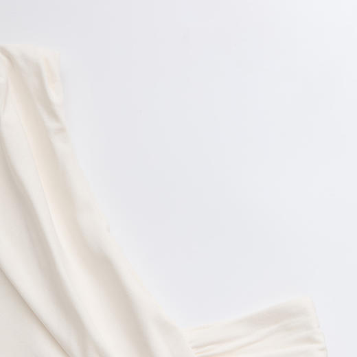 西遇法式温柔气质斜肩长袖T恤女新款薄款初秋穿搭高级感上衣M0043156 商品图5