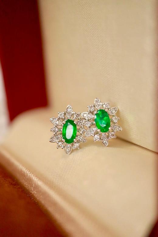 18K祖母绿耳钉0.7ct 商品图1