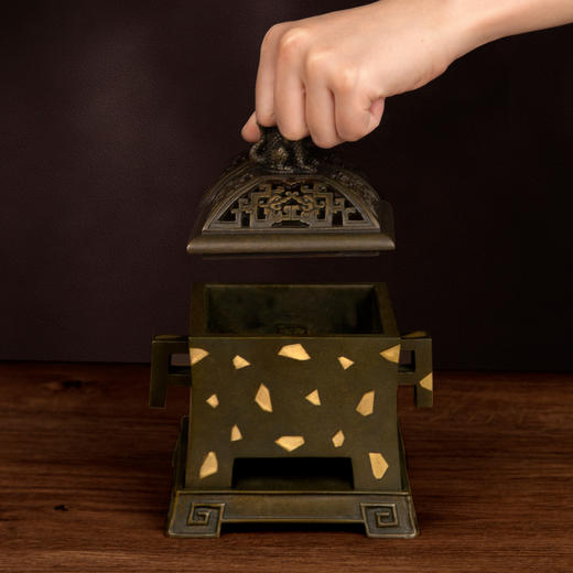 吉祥古法香炉 嵌金带座戟耳方熏炉 商品图2