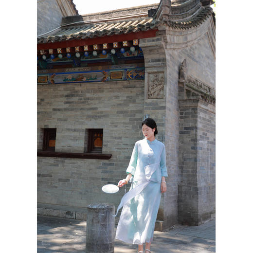 【2025门店同款】高定套装（21705107-素采+21706109B-素采） 商品图0