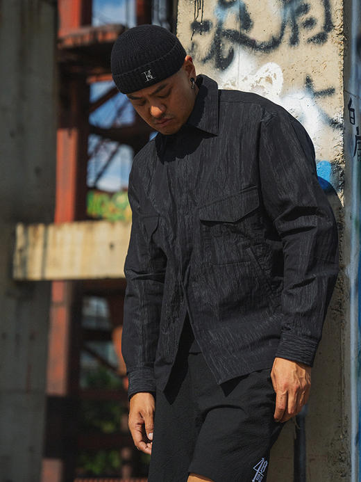 BK2024秋季黑色褶皱拼接衬衣 商品图3