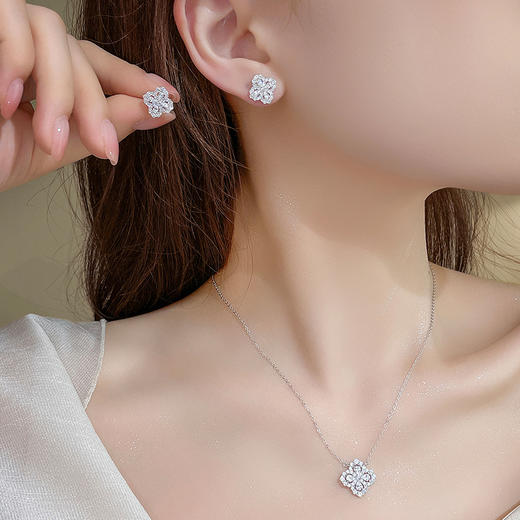 【璀璨四叶草】S925银耳钉【JHY-E000907B】 商品图2