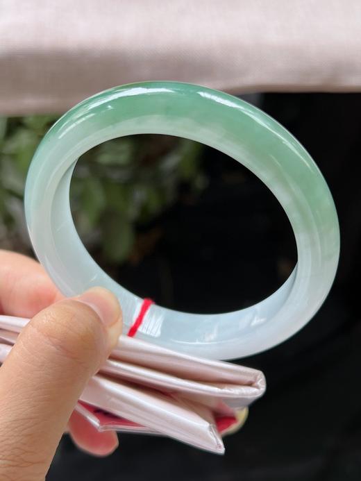 61正圈 油底翡翠手镯 商品图4