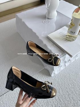 新品女士拼接头粗跟百搭小清新单鞋689B43511（W）
