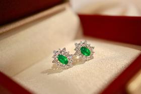 18K祖母绿耳钉0.7ct