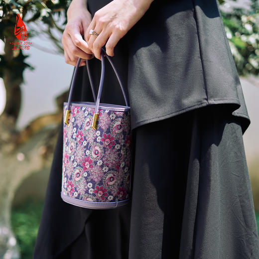 SAINTJOY/上久楷  宋锦拎包 孔雀羽团花锦 手拎包 BWS24A0105-E（不含礼盒包装） 商品图4