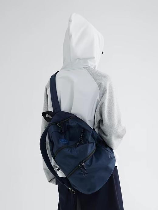 步履不停/3C15040C/针梭织拼接连帽卫 商品图1