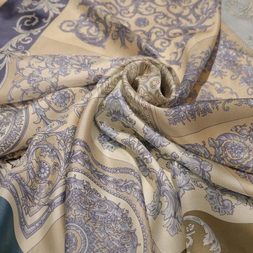 【甄珠贝·国风系列】90*90cm清冷感青瓷丝巾和【秘境蝶生】淡水珍珠枫叶胸花礼盒套装【适合送外宾】 商品图5