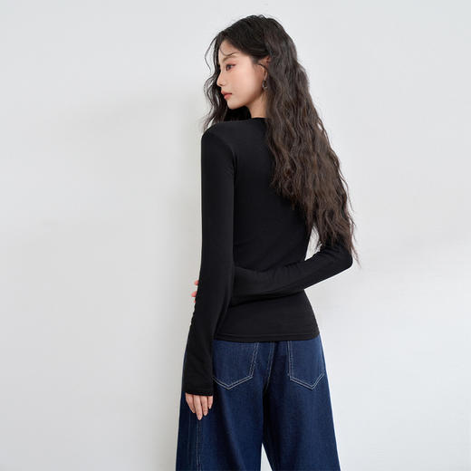 西遇修身设计感长袖T恤女早春新款百搭黑色显瘦假两件上衣M0043158 商品图4