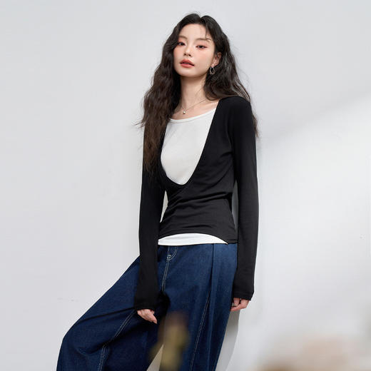 西遇修身设计感长袖T恤女早春新款百搭黑色显瘦假两件上衣M0043158 商品图2