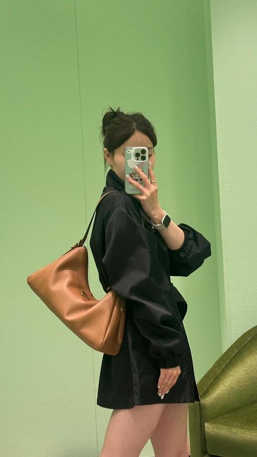 普拉达新款Aimee腋下包Hobo腋下包（HH） 商品图7