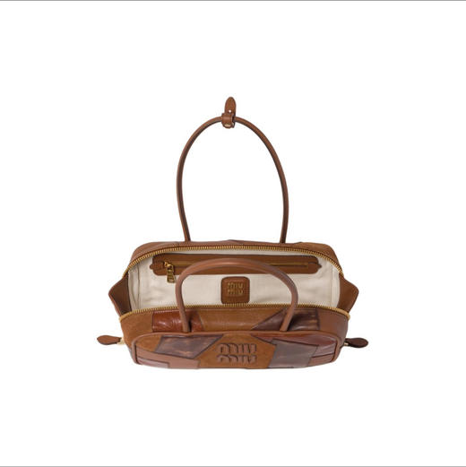 MIU MIU缪缪 Arcadie系列 徽标刺绣几何图案 牛皮革和羊皮革 保龄球包斜挎手提单肩包 女款 干异色（HH） 商品图2