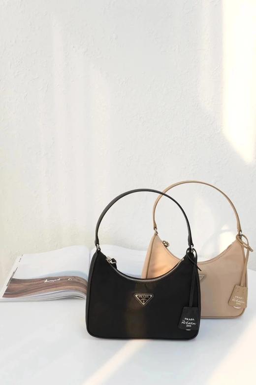 普拉D PRADA |Re-Edition 2000 尼龙手袋 黑色/豆沙 （CB） 商品图5