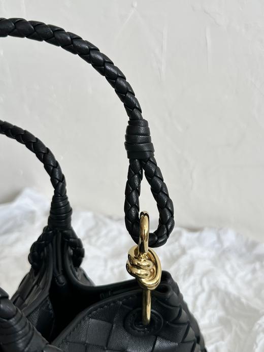 BV 葆蝶家  Aadiamo 系列  Parachute  降落伞 斜挎单肩包  小号女款  黑色（CB） 商品图4