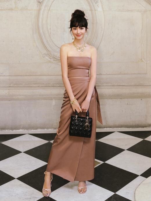 迪家| Lady DiorMy ABCDior 浅金色饰面金属吊饰藤格纹 小羊皮 单肩斜挎手提包白色 四格 女款多色可选（HH） 商品图4