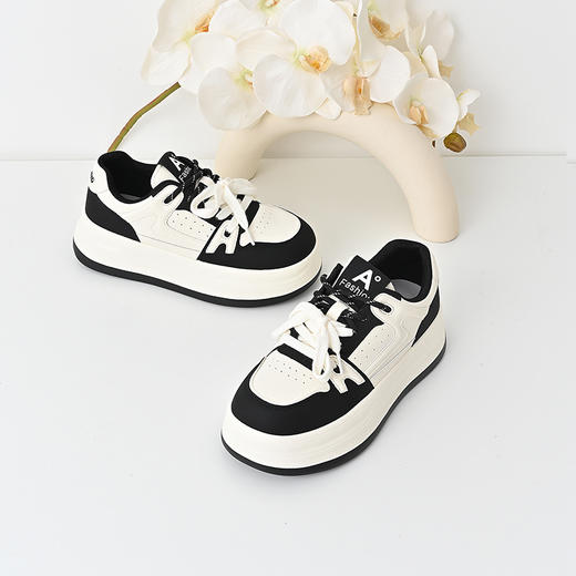 经典鲨2024年秋季款韩版时尚拼色舒适平底休闲小白鞋板鞋女KW213-D37071 商品图2