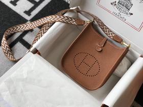 爱马仕 16伊芙琳金扣印花帆布肩带小公牛皮 单件斜跨包迷你女款（CB）