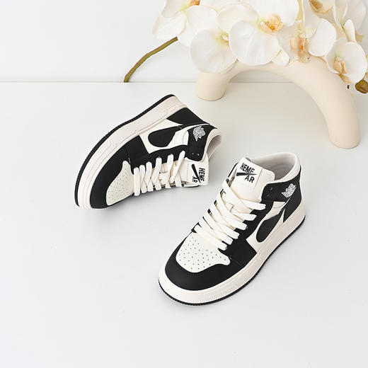 经典鲨2024年冬季新品时尚韩版拼色高帮系带平底舒适板鞋女KW194-D58071 商品图2