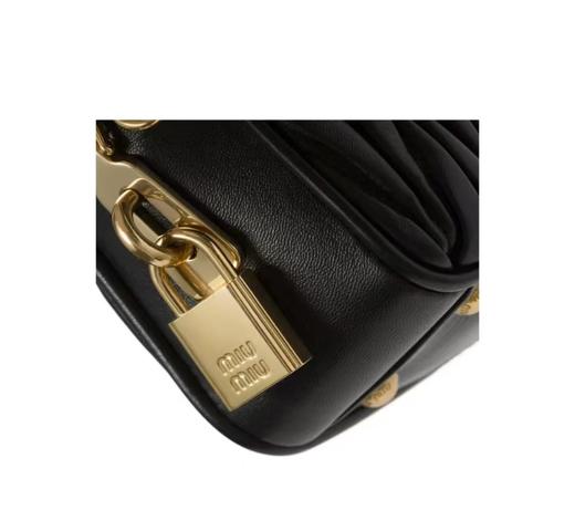 MIU MIU缪缪Arcadie 系列Matelasse可拆卸可调节肩带 软羊革 单件斜跨手提包  女款  （HH） 商品图3