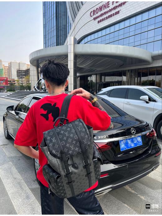 驴家M46331 新款双肩背包 男黑花 商品图1