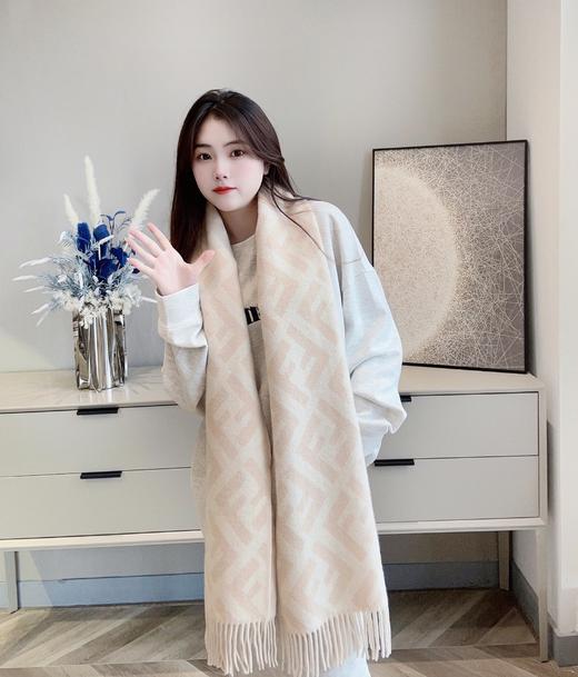 芬迪  《大F羊绒披肩 》 系列（CB） 商品图1