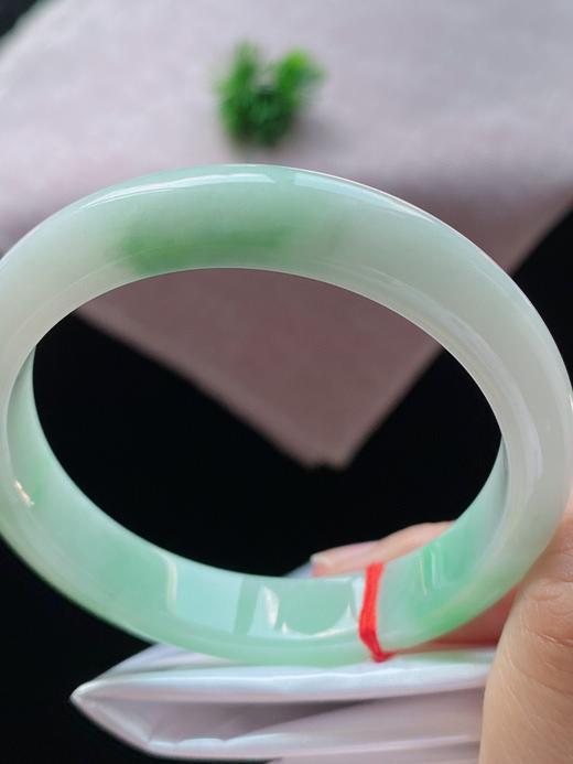 56圈口翡翠手镯 商品图1