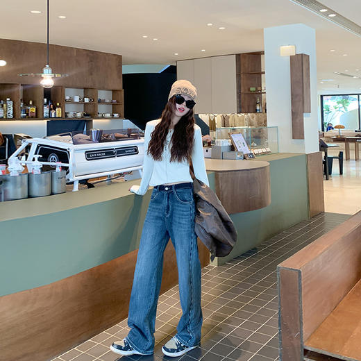 【110元任选2件】现货！ 2色字母打底衫 商品图2