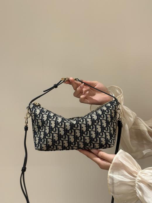 迪家DIOR，Travel Nomad系列 拉链开合Oblique老花刺绣满印 刺绣 手拿包 女款（CB） 商品图3