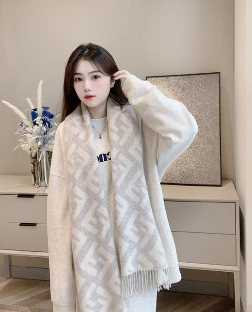 芬迪  《大F羊绒披肩 》 系列（CB） 商品图2