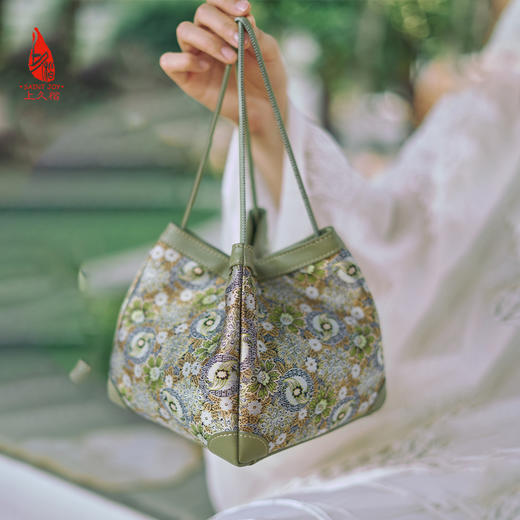 SAINTJOY/上久楷  宋锦拎包 孔雀羽团花锦 手拎包 BWS24A0302-E（不含礼盒包装） 商品图1