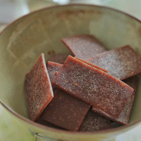 原味梅片  酸酸甜甜的味道  像爱情