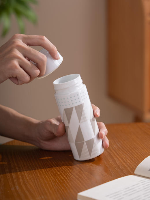 WENO°  |   富玉景德镇陶瓷内胆高级感轻奢高颜值带盖随行杯礼盒 商品图4