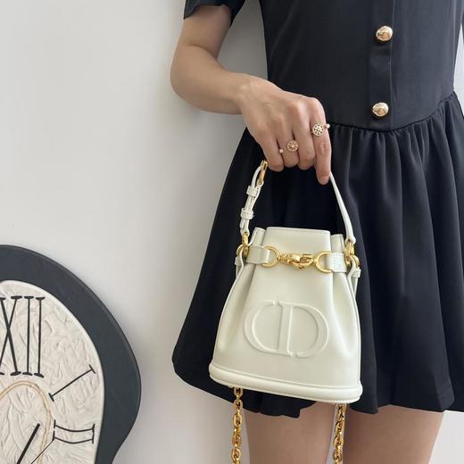 迪奥 C'est Dior 可拆卸可调节肩带 老牛皮革 水桶包手提单肩包 中号小号 女款 黑色（HH） 商品图5