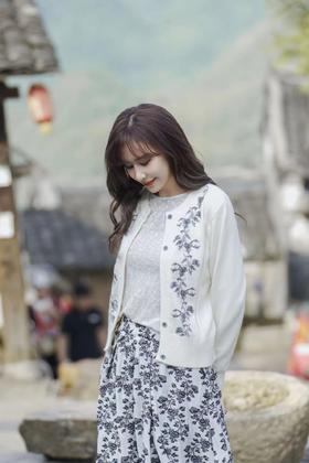 4F 谷度毛织开衫