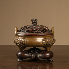 清 铜冲耳三足香炉（红木盖座）